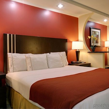 Americas Best Value Inn Angleton Cameră foto